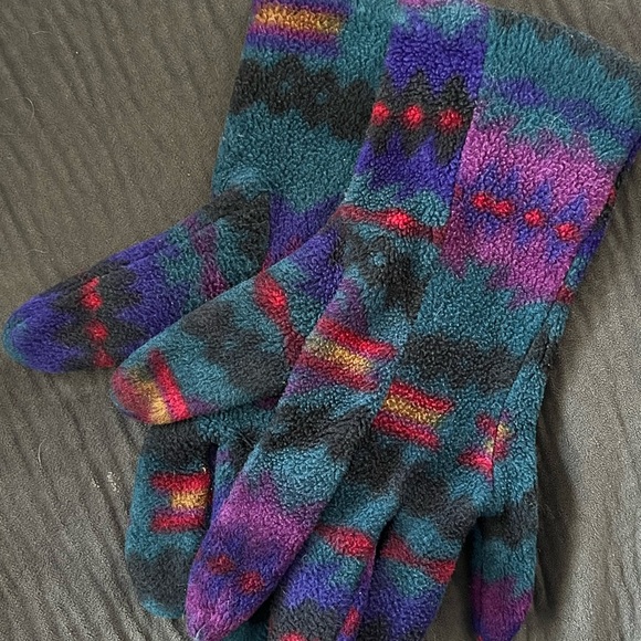 Colorful Patterned Gloves - Picture 3 of 8
